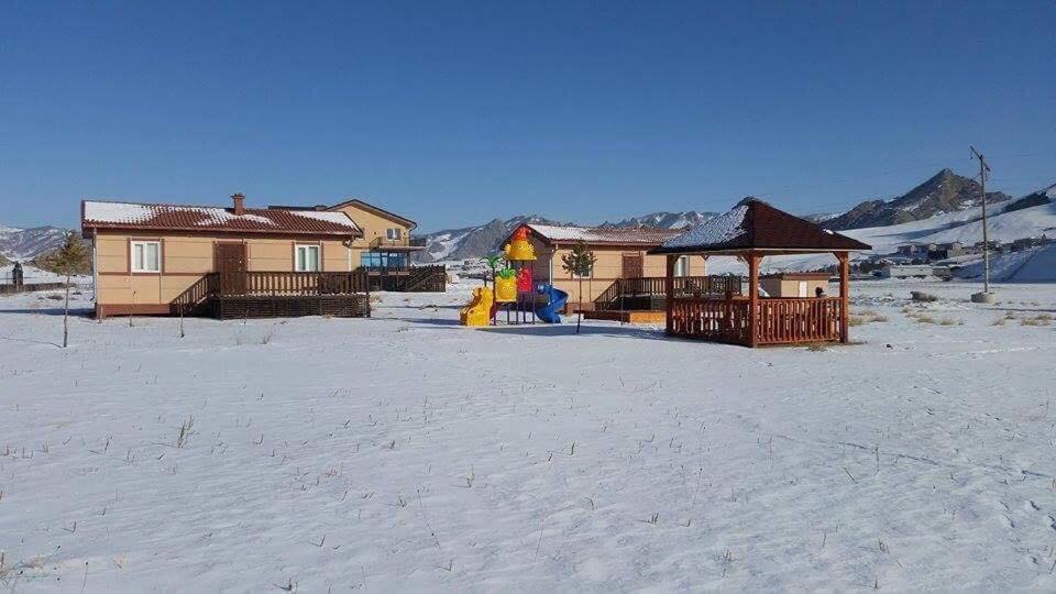 Takhi Resort Terelj Yoliin Hural Exterior photo